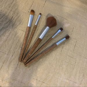 Aveda make up brushes